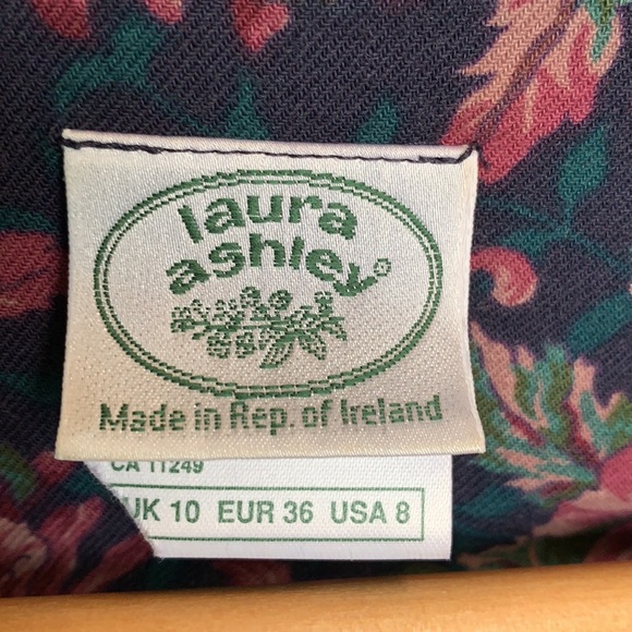 Vintage 1990s Laura Ashley Dress floral dress - 1 owner - Picture 3 of 11